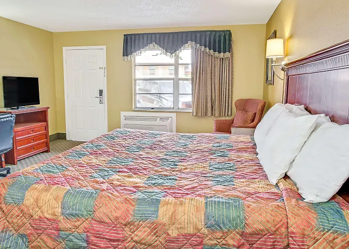 Days Inn By Wyndham Orange City/Deland